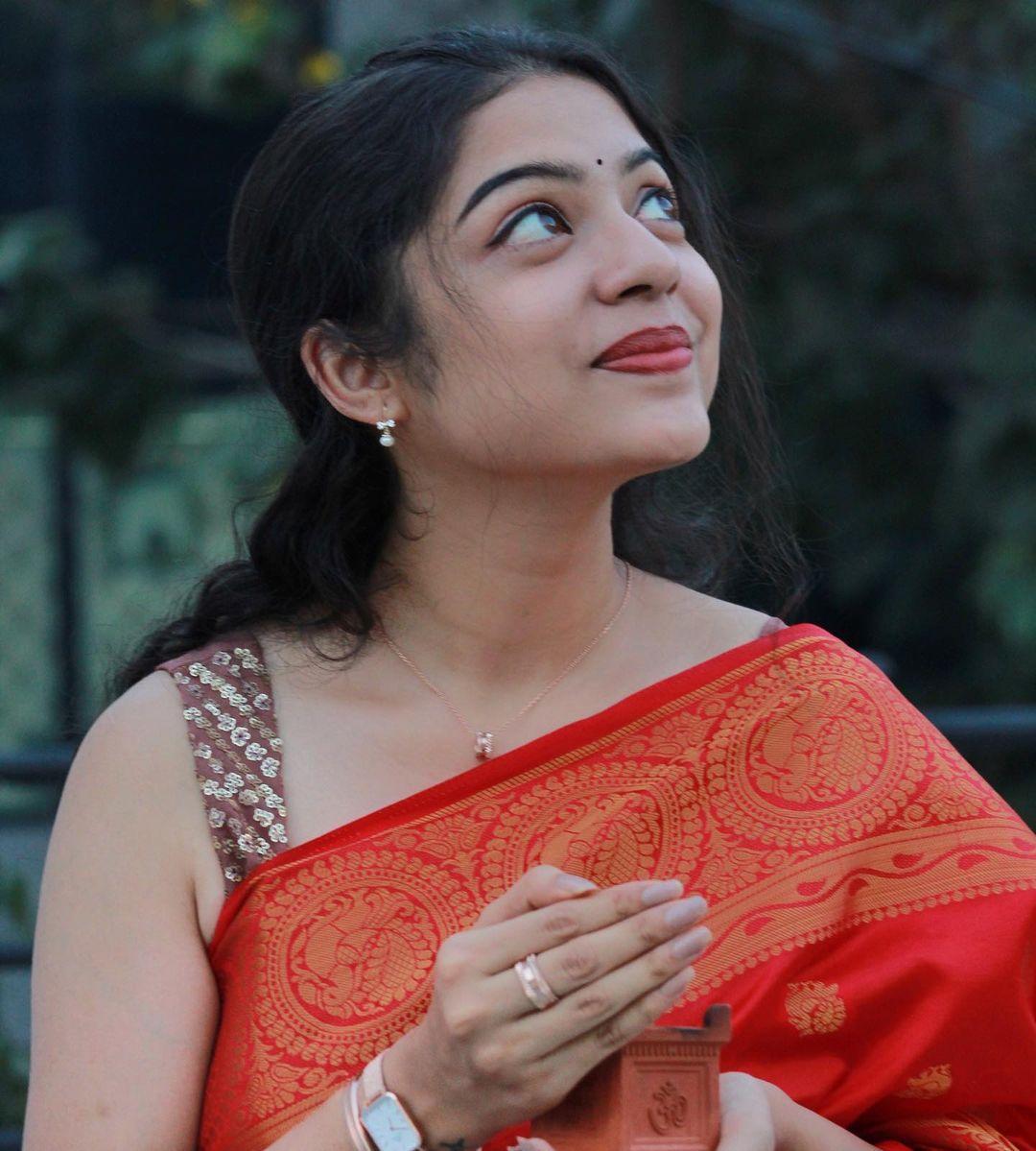 Tamil actress Varsha Bollamma latest hot and spicy photos | Varsha Bollamma very beautiful and glamorous pictures