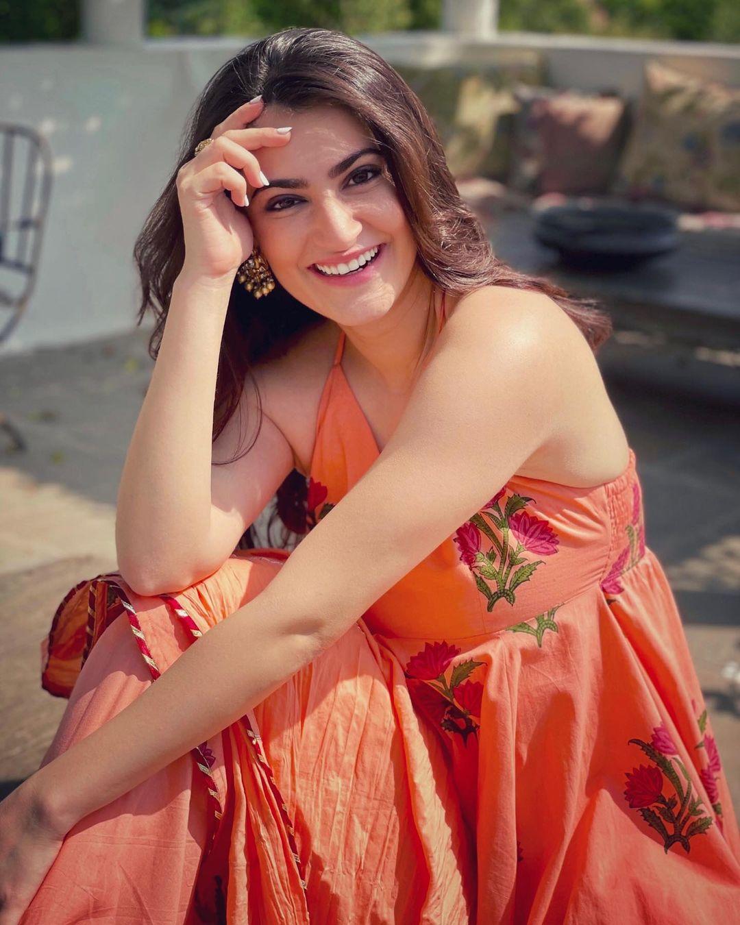 Shivaleeka Oberoi very Glamorous and spicy photos | Shivaleeka Oberoi exposing hot and spicy photos