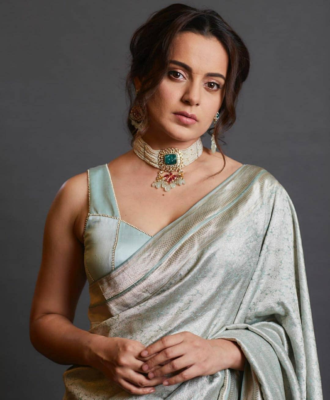 Kangana Ranaut in Saree exposing hot photos |Kangana Ranaut latest hot and spicy stills