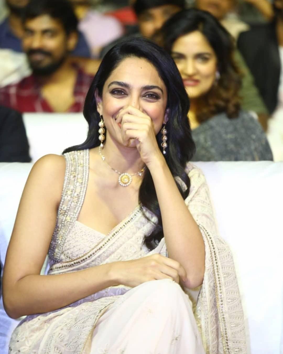 Kurup actress Sobhita Dhulipala saree hot photos | Sobhita Dhulipala latest hot and sexy photoshoot