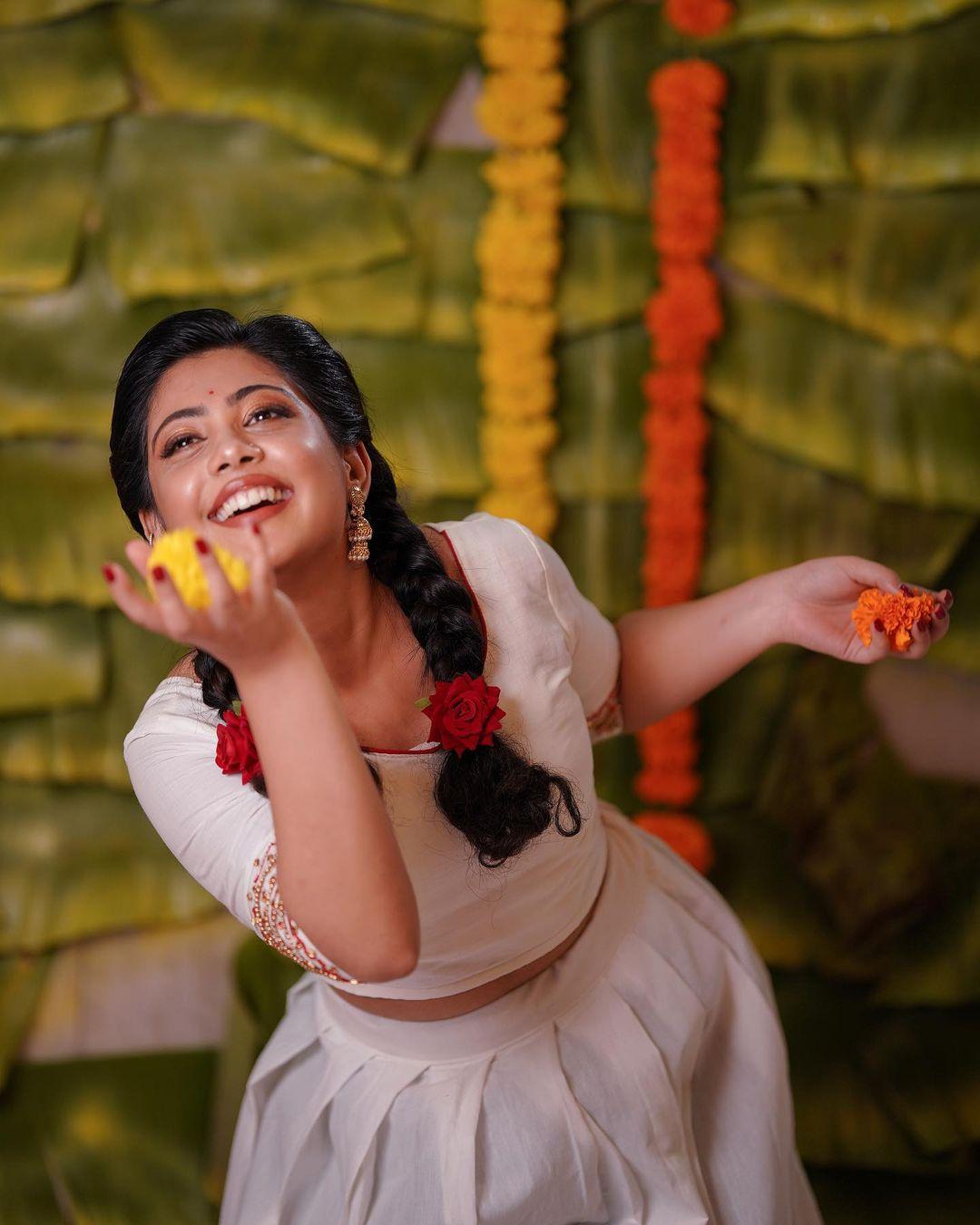Malayalam actress Nayana elza in pavada and blouse hot photos | Nayana elza exclusive hot and sexy photoshoot