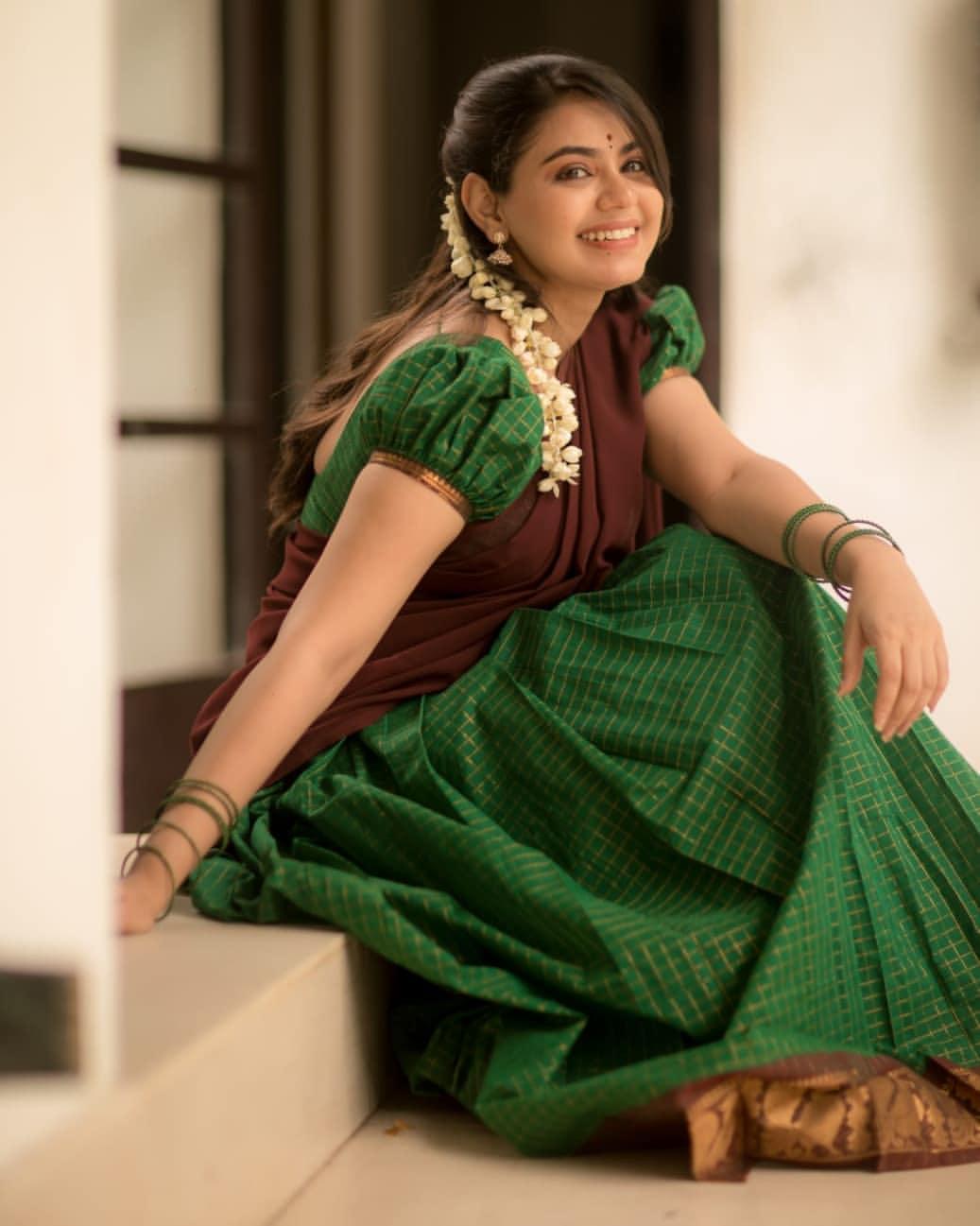 South Indian actress Monica Chinnakotla in half saree hot and sexy photoshoot | Monica Chinnakotla looking very beautiful and cute photos