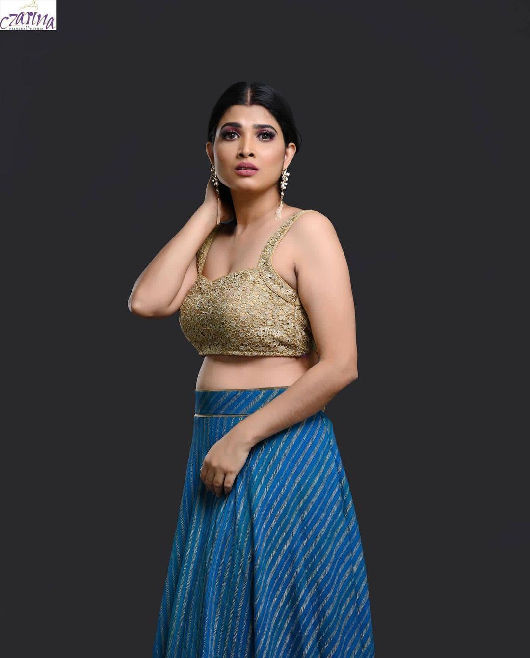 Malayalam serial actress Divya Prabha looking very glamorous and cute stills | Divya Prabha looking very beautiful and cute stills