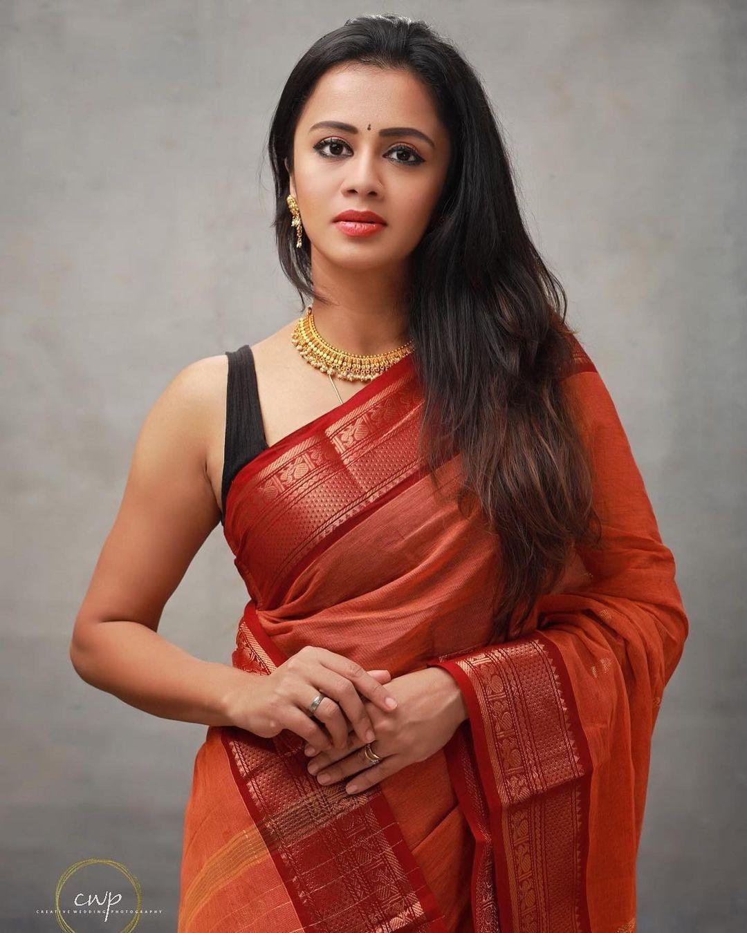 Tamil model Anjana Rangan in sleeveless blouse and Saree hot photos | Anjana Rangan very beautiful and glamorous pictures