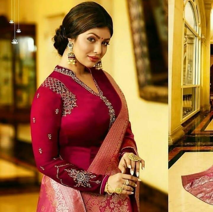 Bollywood actress Ayesha Takia very glamorous photos |Ayesha Takia latest hot and spicy stills