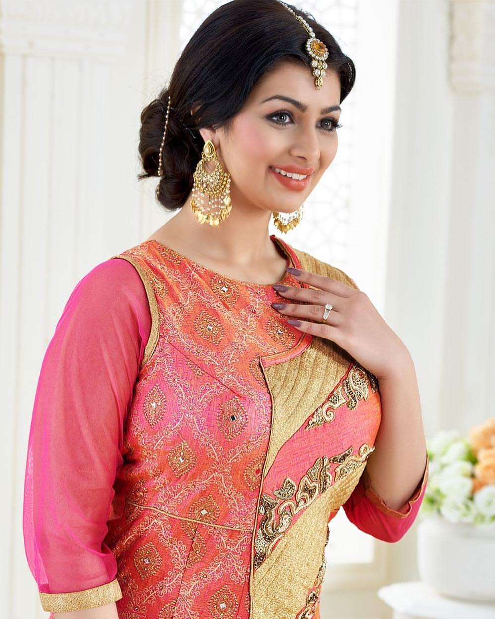 Bollywood actress Ayesha Takia very glamorous photos |Ayesha Takia very glamorous and cute photos gallery
