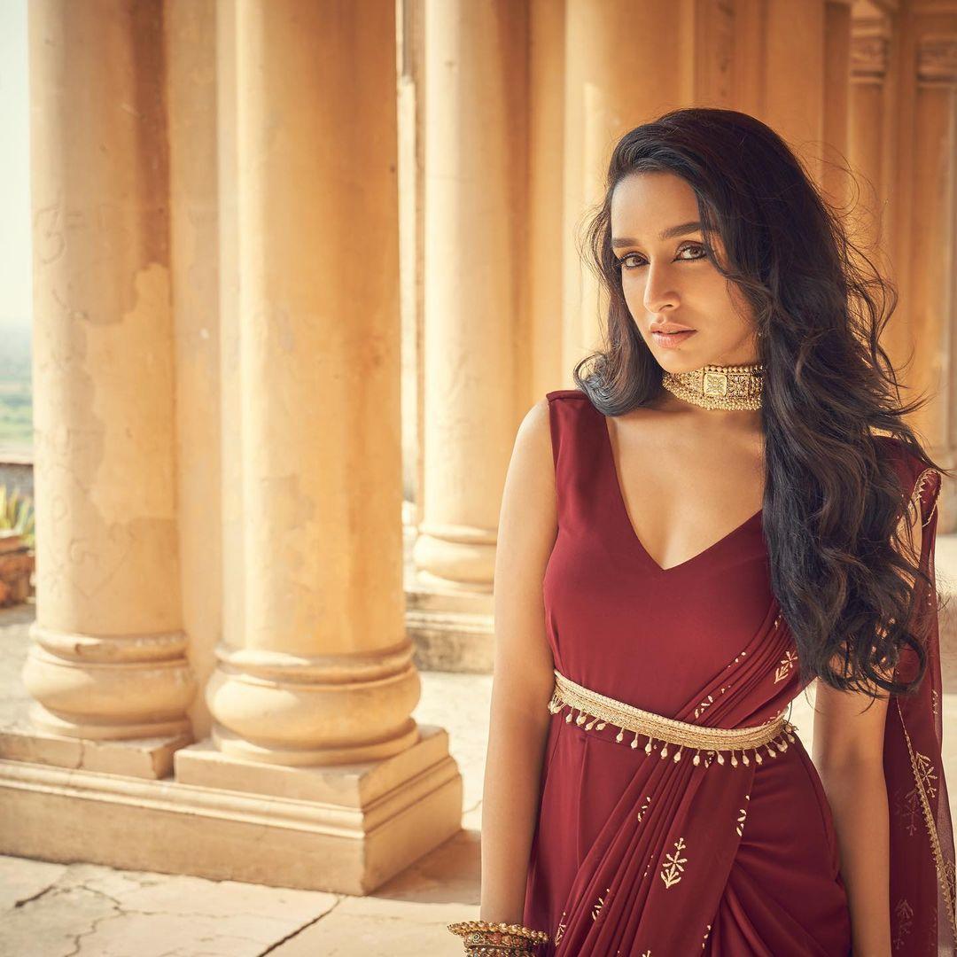 Bollywood beautiful and sexy actress Shraddha Kapoor hot photos|Shraddha Kapoor looking very attractive and cute stills