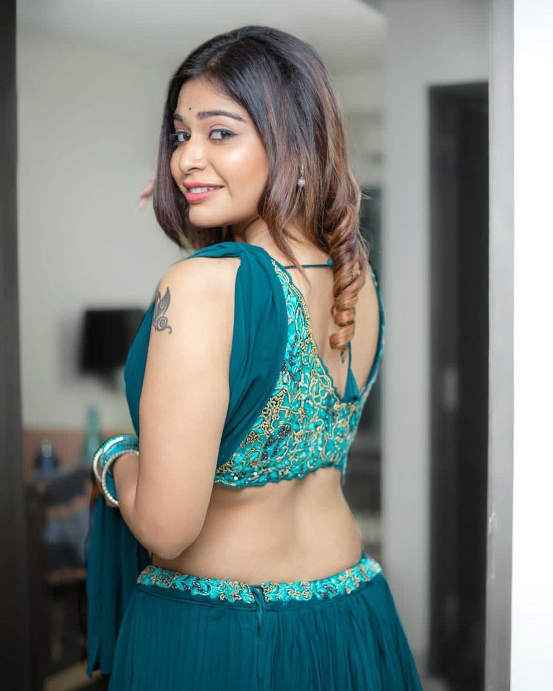 Tamil actress Dharsha Gupta hot and sexy photoshoot | Dharsha Gupta looking very glamorous and sexy photoshoot