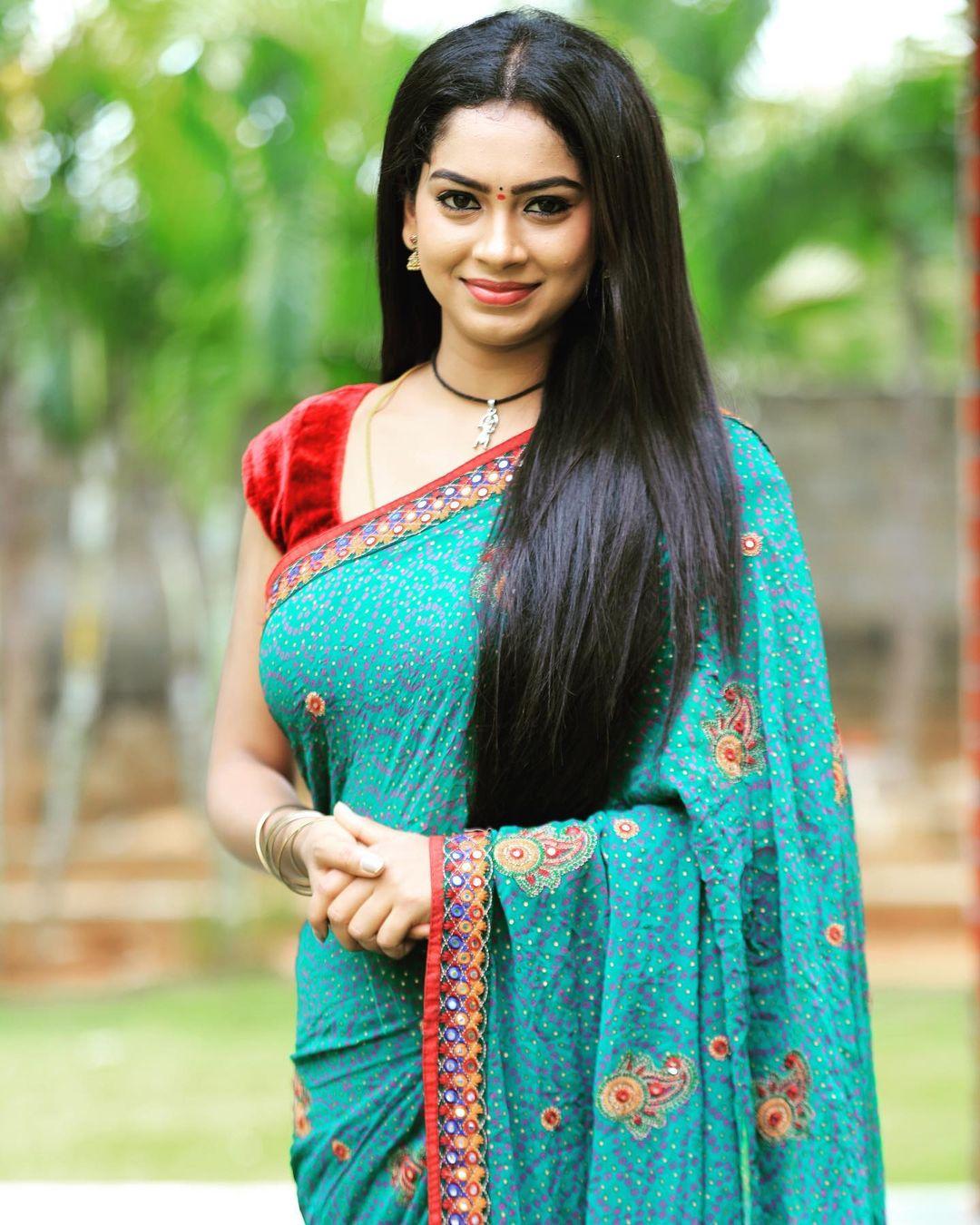 Kannada actress Swathi Konde in Saree hot photos | Swathi Konde latest hot and spicy photos gallery