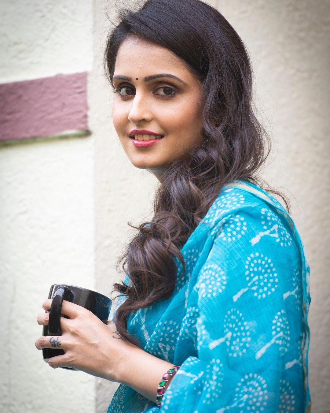 Sandalwood actress Ashita Chandrappa in blue transparent saree hot photos | Ashita Chandrappa very beautiful and cute photos gallery