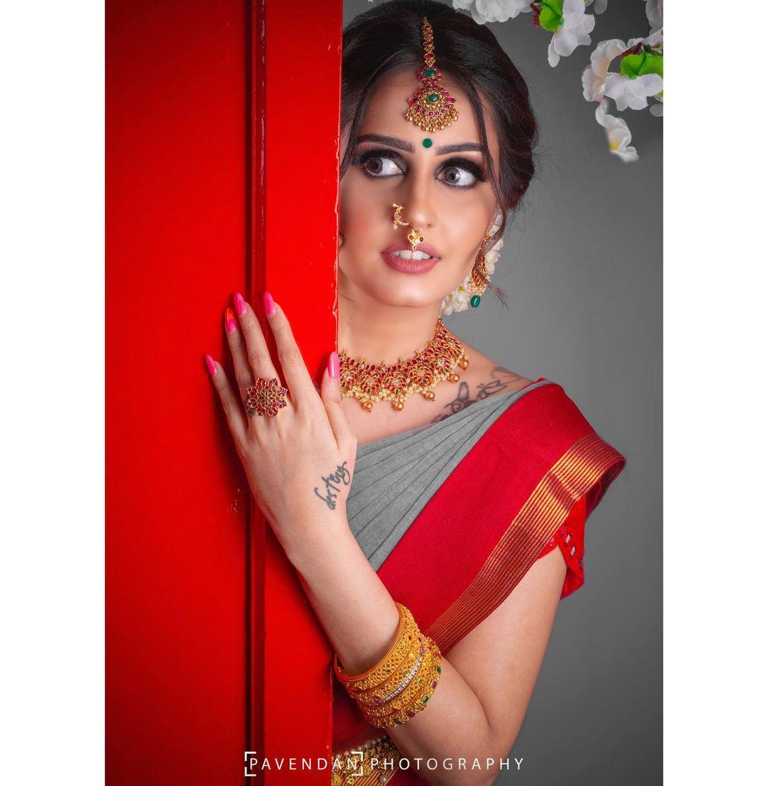 Sandalwood actress Ashitha Chandrappa in saree hot photos gallery | Ashitha Chandrappa looking very attractive and sexy stills