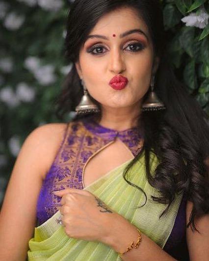 Sandalwood actress Ashitha Chandrappa in saree hot photos gallery | Ashitha Chandrappa very glamorous and cute photos
