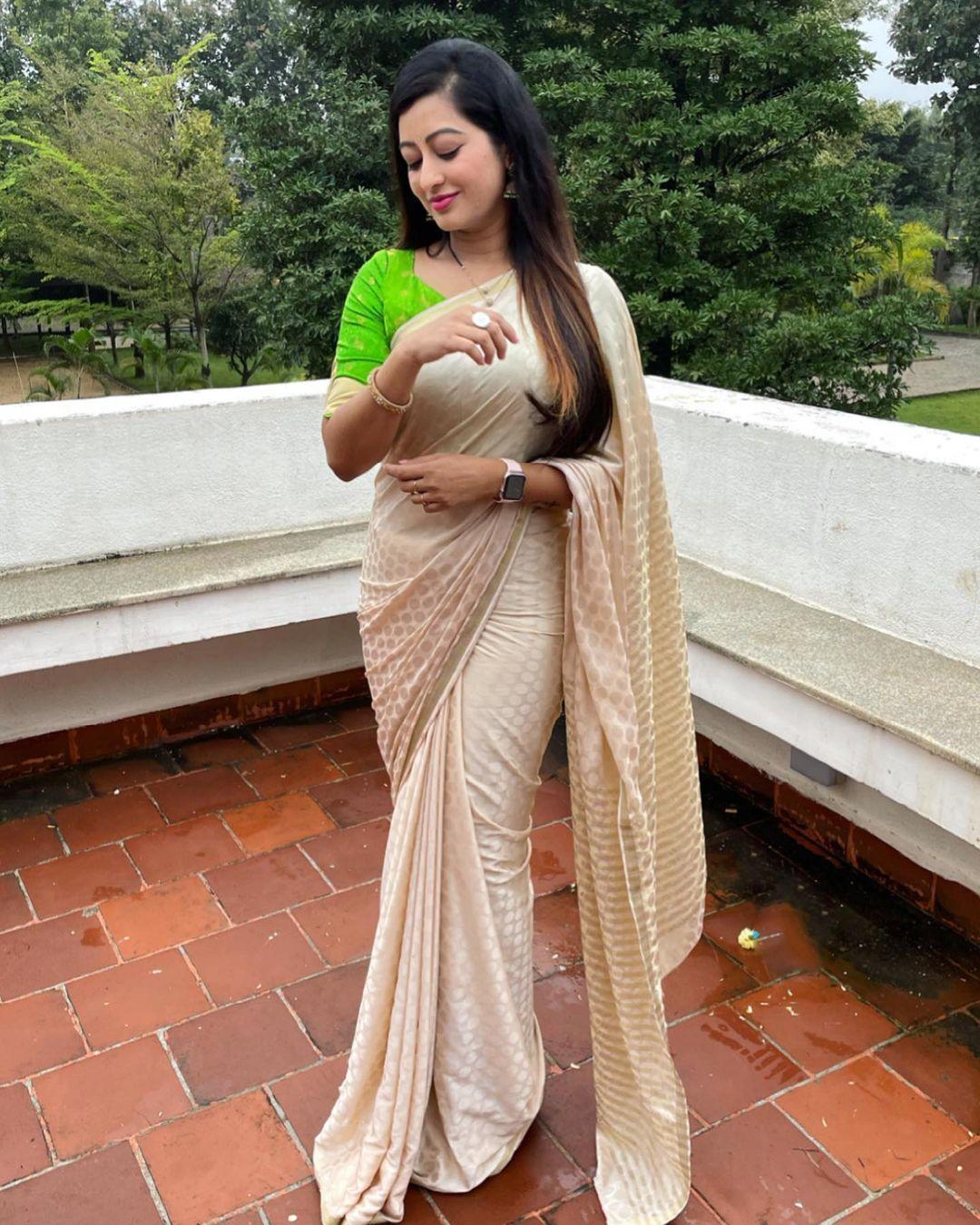 Sandalwood actress Tejaswini Prakash exclusive hot photos in saree | Tejaswini Prakash very beautiful and sexy photoshoot