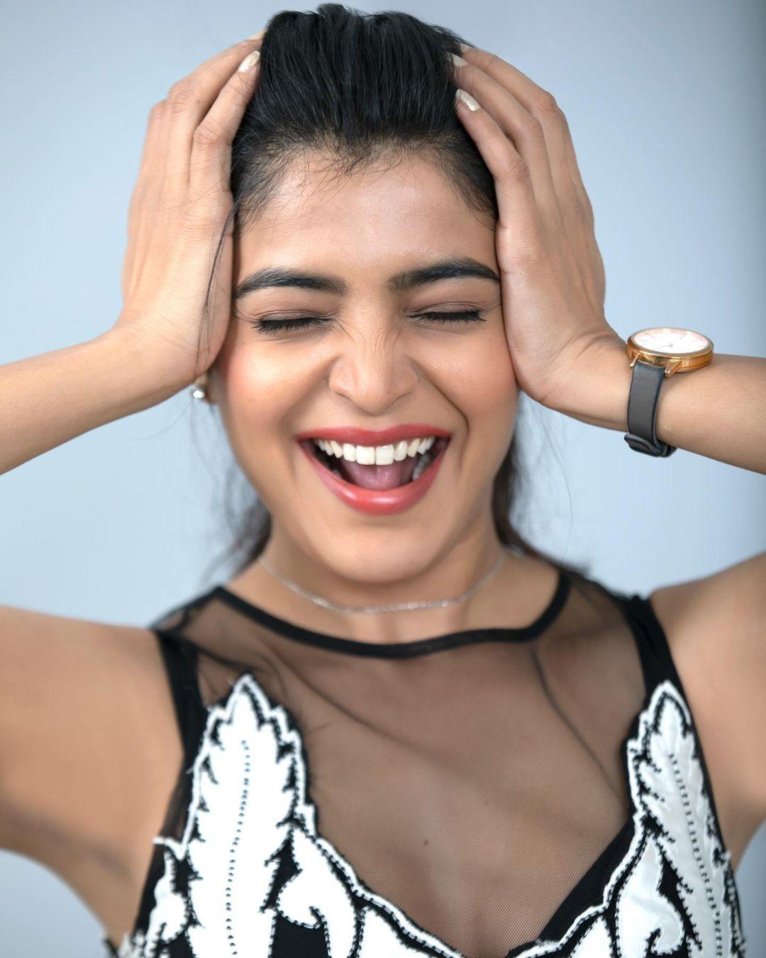 Telugu actress Sanchita Shetty exposing cleavage hot photos gallery | very beautiful and cute photos gallery