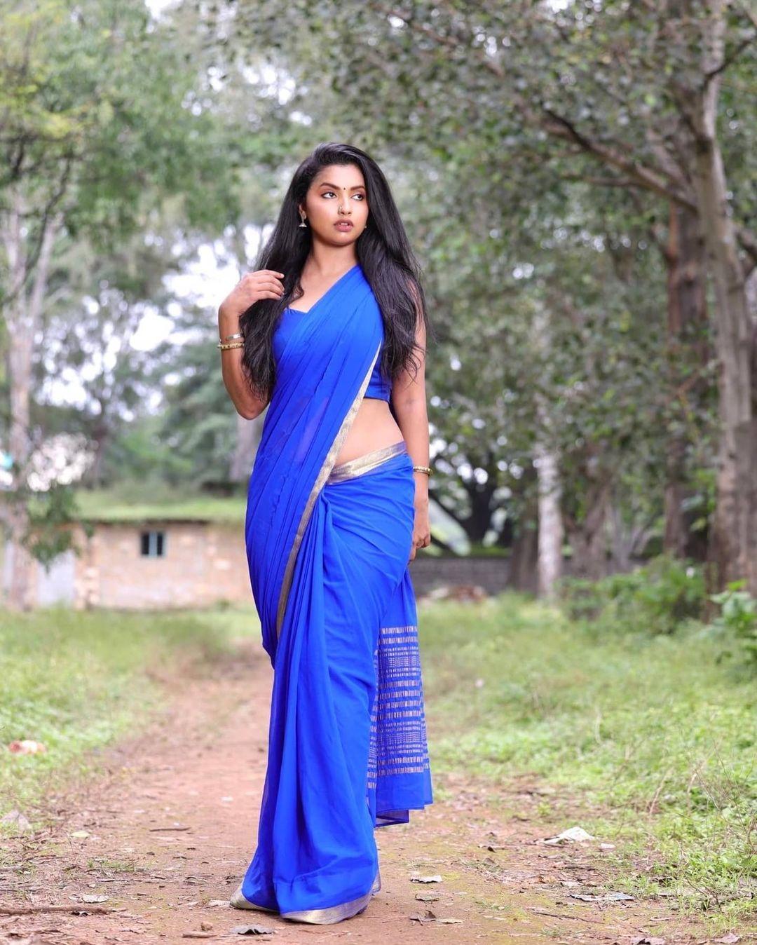 Anicka Vikhraman in blue saree hot and sexy photoshoot | Anicka Vikhraman exposing very hot and sexy photoshoot