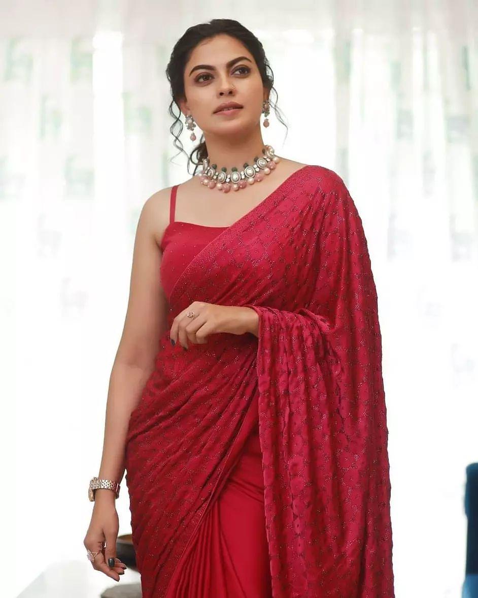 Anusree in sleeveless blouse hot and spicy photos in red saree |Anusree looking very beautiful and sexy photoshoot