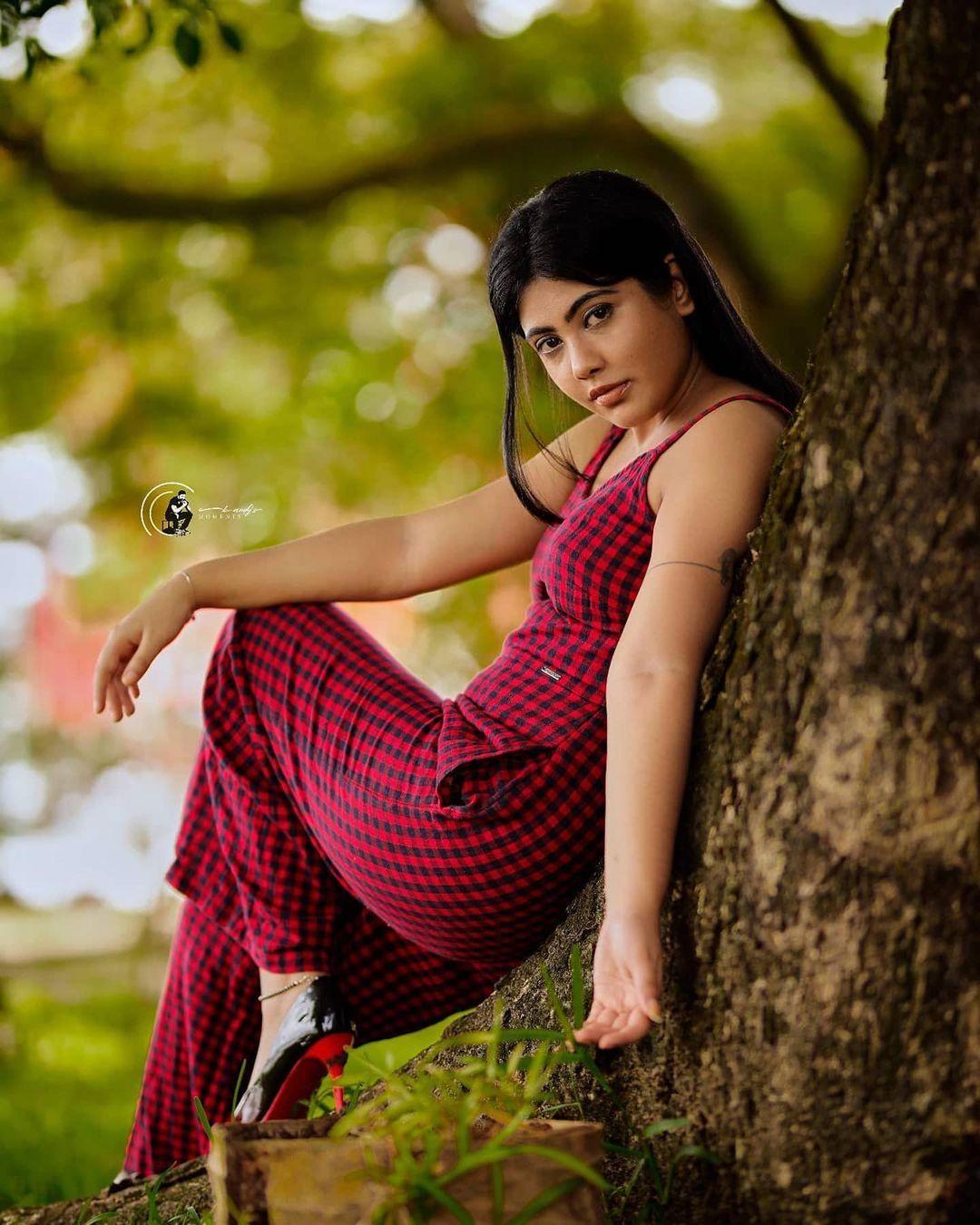 Nayana elza looking very glamorous and cute stills |Nayana elza latest hot and spicy photos gallery