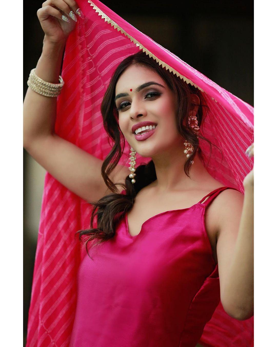 Neha Malik very glamorous and beautiful photo gallery | Neha Malik exclusive photos gallery