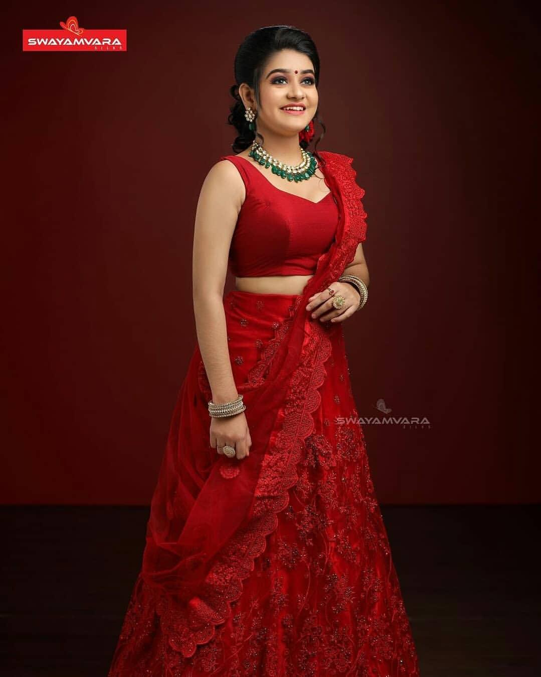 Saniya babu exposing very hot photos gallery | Malayalam actress Saniya babu looking very cute photos