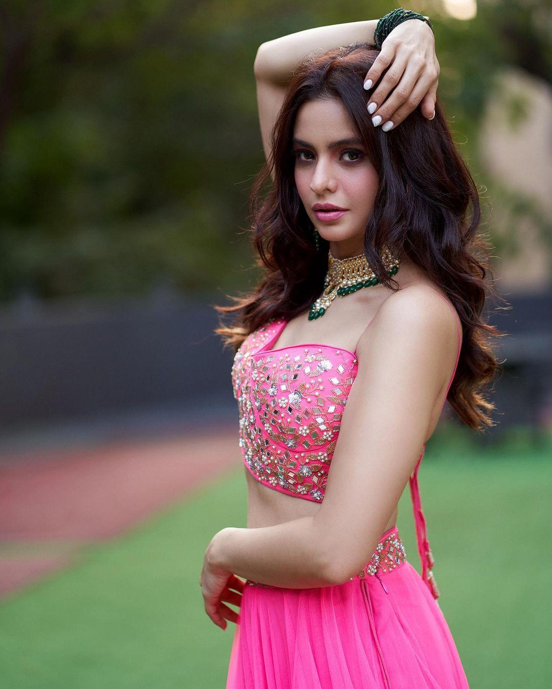 Indian actress Aamna Sharif exclusive hot and cute photos | Aamna Sharif Latest hot and exclusive pictures