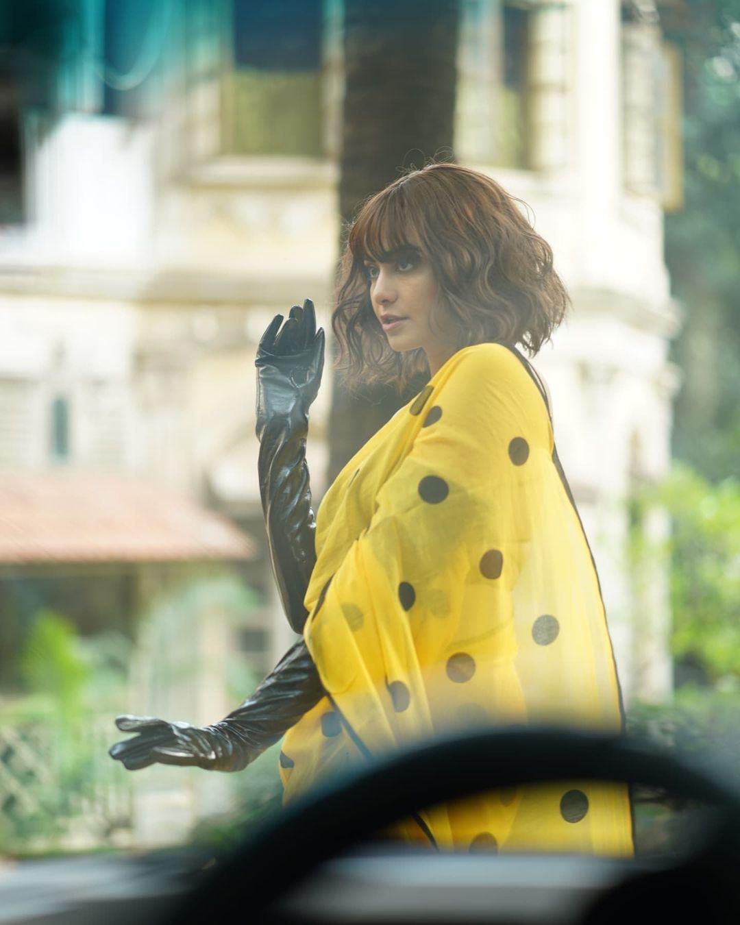 Adah Sharma in yellow saree hot photos gallery | Adah Sharma latest hot And spicy photos gallery