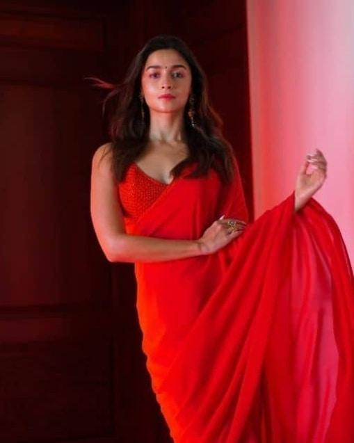 Alia Bhatt and n red saree glamorous pictures |Alia Bhatt beautiful and glamorous pictures