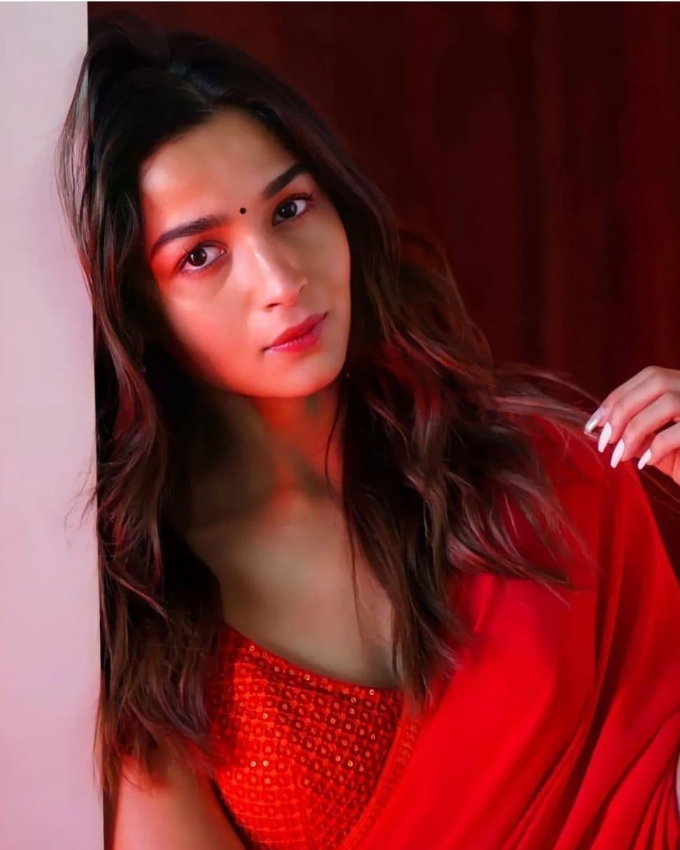 Alia Bhatt and n red saree glamorous pictures |Alia Bhatt latest hot and spicy photos gallery