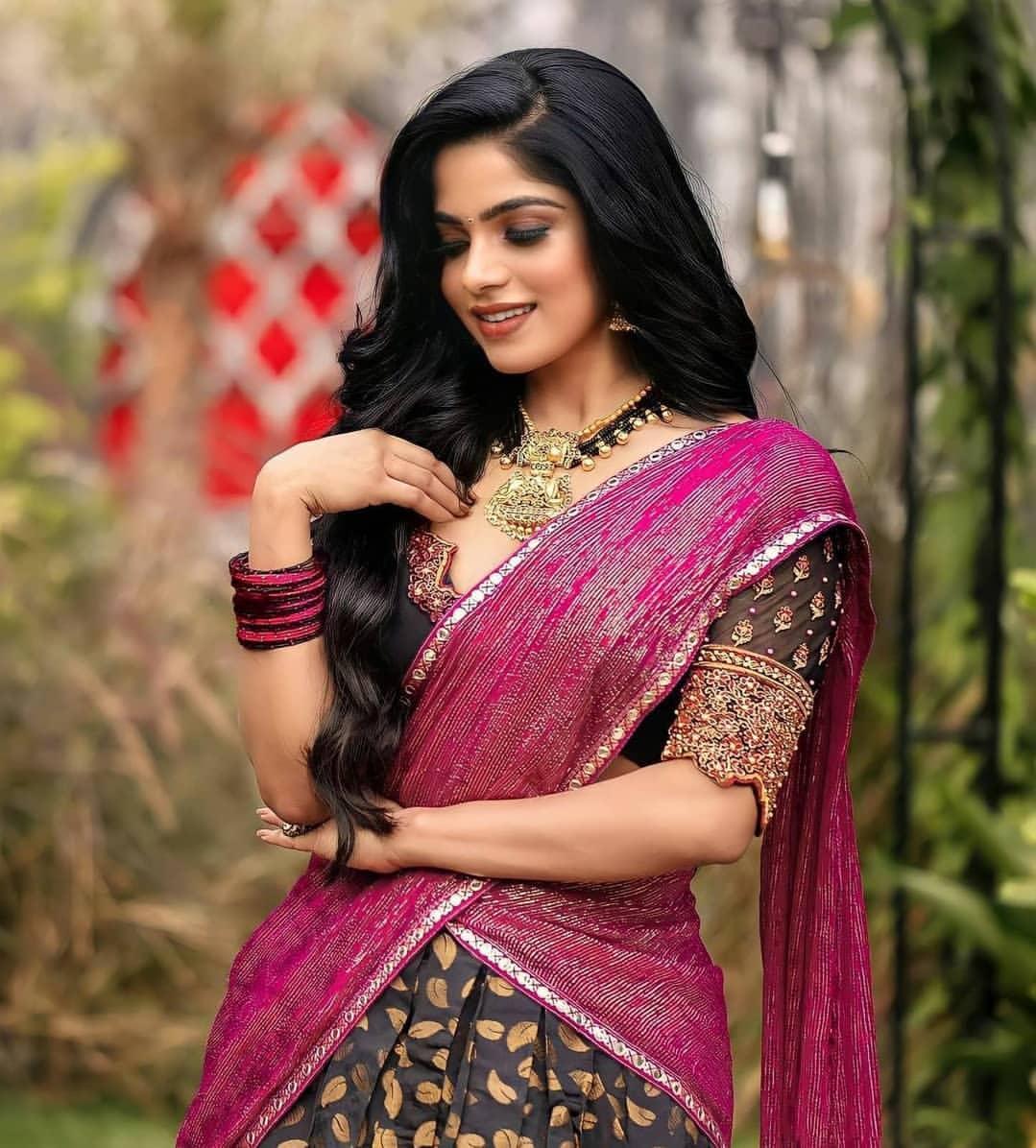Divyabharathi in half saree hot and sexy stills | Divyabharathi looking very glamorous and beautiful pictures