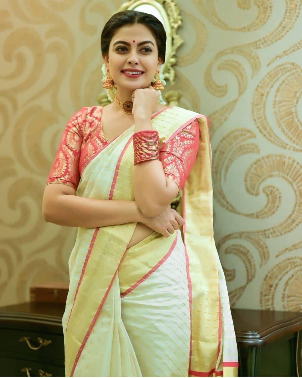 Anusree in white kasavu saree hot photos gallery | Anusree exclusive hot and spicy photos
