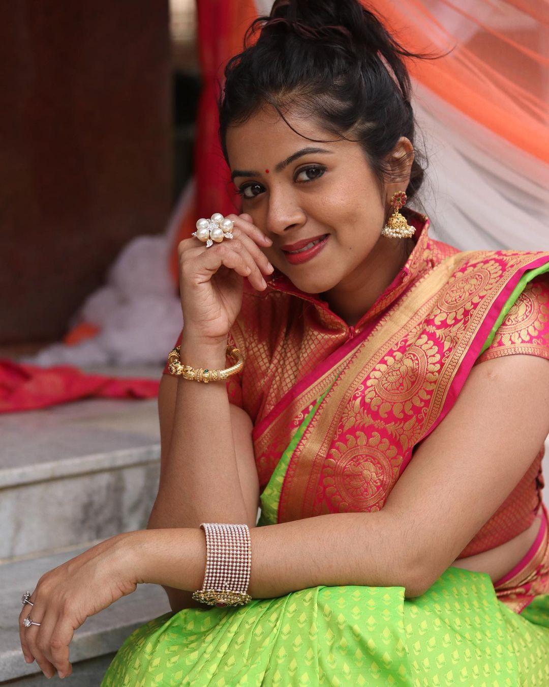 Lasya Nagraj in sare cute and sexy stills | Lasya Nagraj latest hot and spicy photos gallery