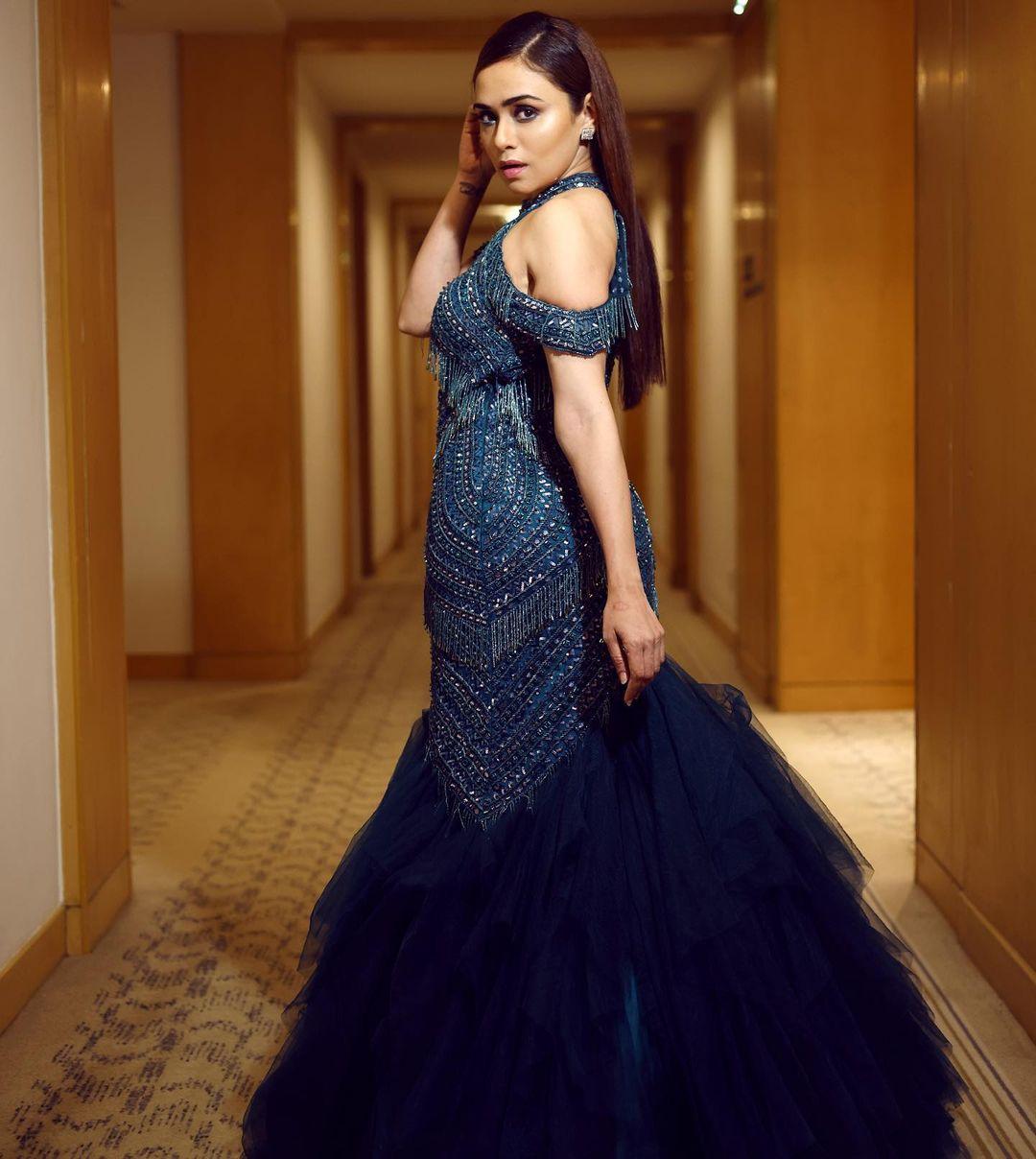 Amruta Khanvilkar latest hot and spicy photos | Amruta Khanvilkar exclusive hot and spicy stills