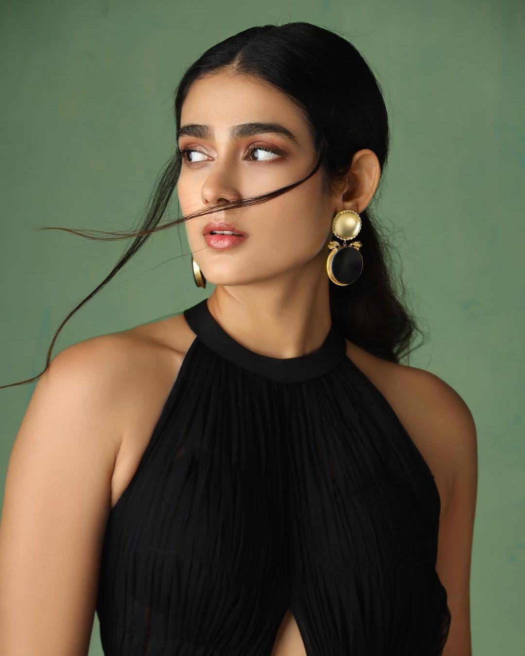 Bollywood actress Aakanksha Singh in black dress hot and spicy photos | exclusive hot and sexy photoshoot