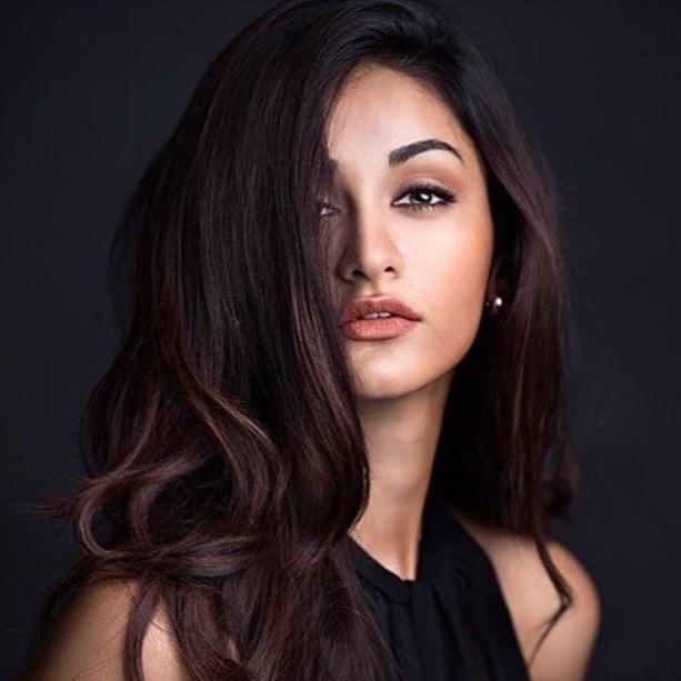 Bollywood actress Aditi Arya latest hot and sexy photoshoot | Aditi Arya beautiful and glamorous pictures