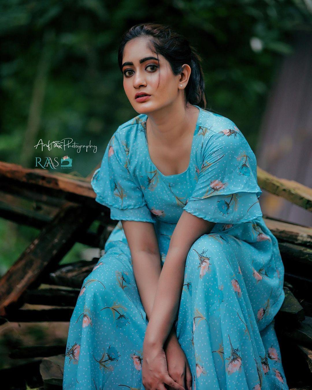 Malayalam actress Megha Mathew looking very beautiful and glamorous pictures |Megha Mathew looking very attractive and beautiful photo gallery