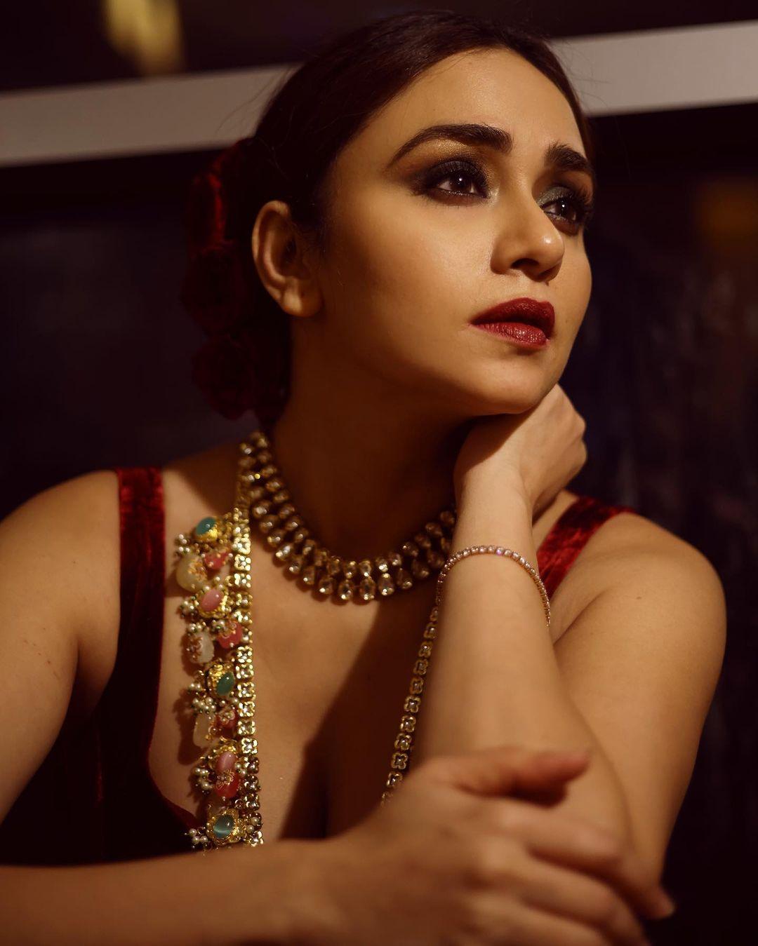 Marathi actress Amruta Khanvilkar exclusive hot and spicy photos gallery | Amruta Khanvilkar latest hot and sexy photoshoot