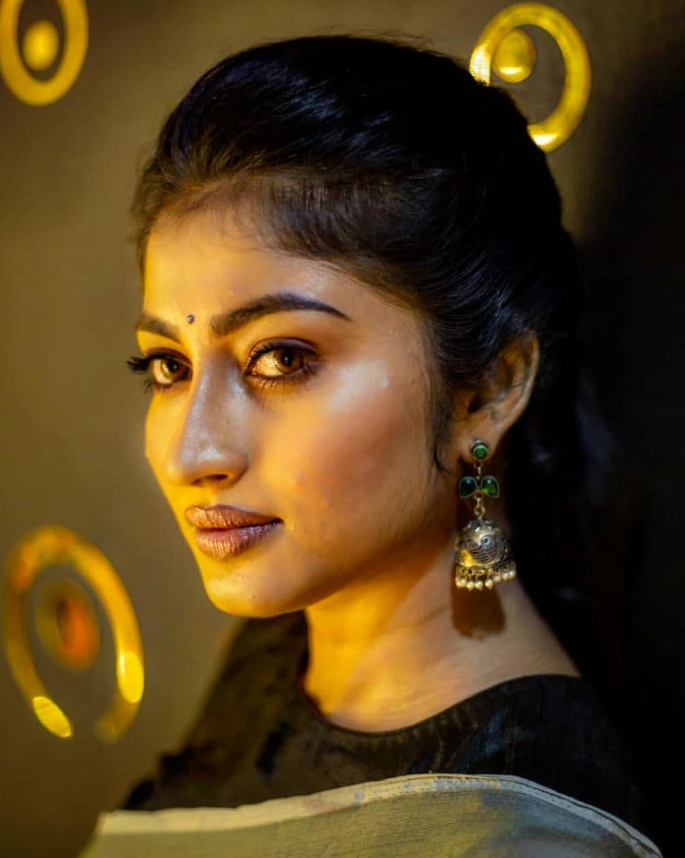 South Indian actress Vaishnavi Arulmozhi in transparent saree hot photos gallery |exclusive hot and spicy photos gallery