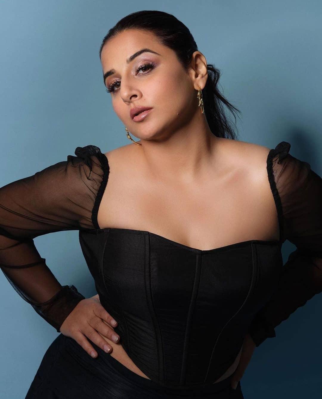 Bollywood actress Vidya Balan latest hot and. Sexy photoshoot | Vidya Balan very beautiful and glamorous pictures