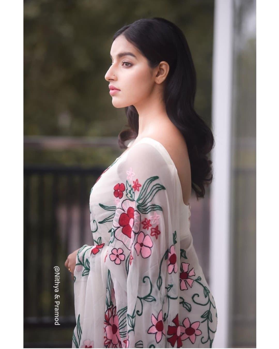 Malavika Menon latest hot and sexy photoshoot |Malavika Menon exclusive hot and spicy photos gallery