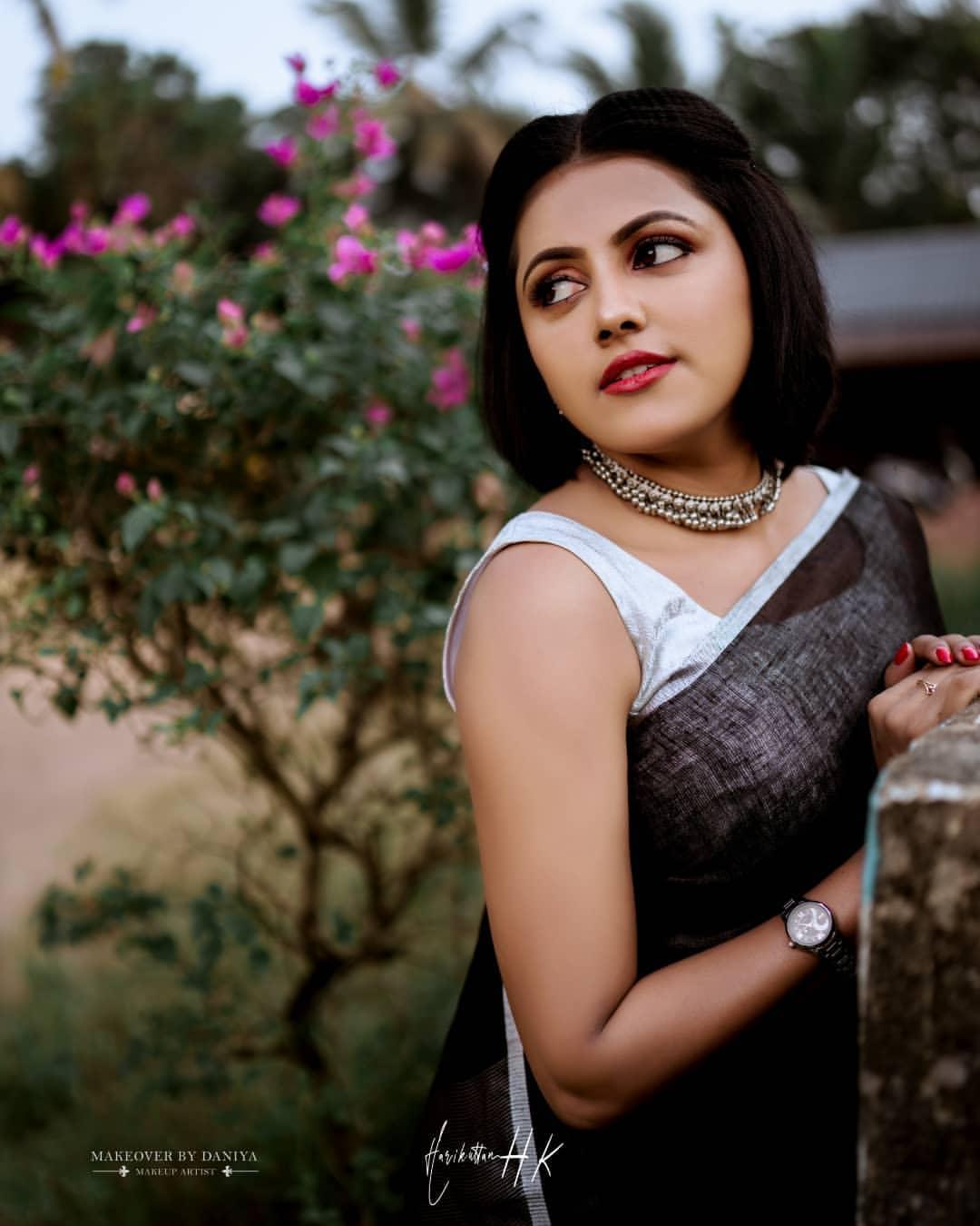 Sreevidya Mullachery in black transparent saree hot photos gallery | Sreevidya Mullachery beautiful and glamorous pictures