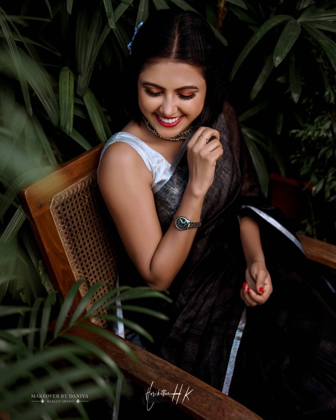 Sreevidya Mullachery in black transparent saree hot photos gallery | Sreevidya Mullachery exclusive hot and spicy photos gallery
