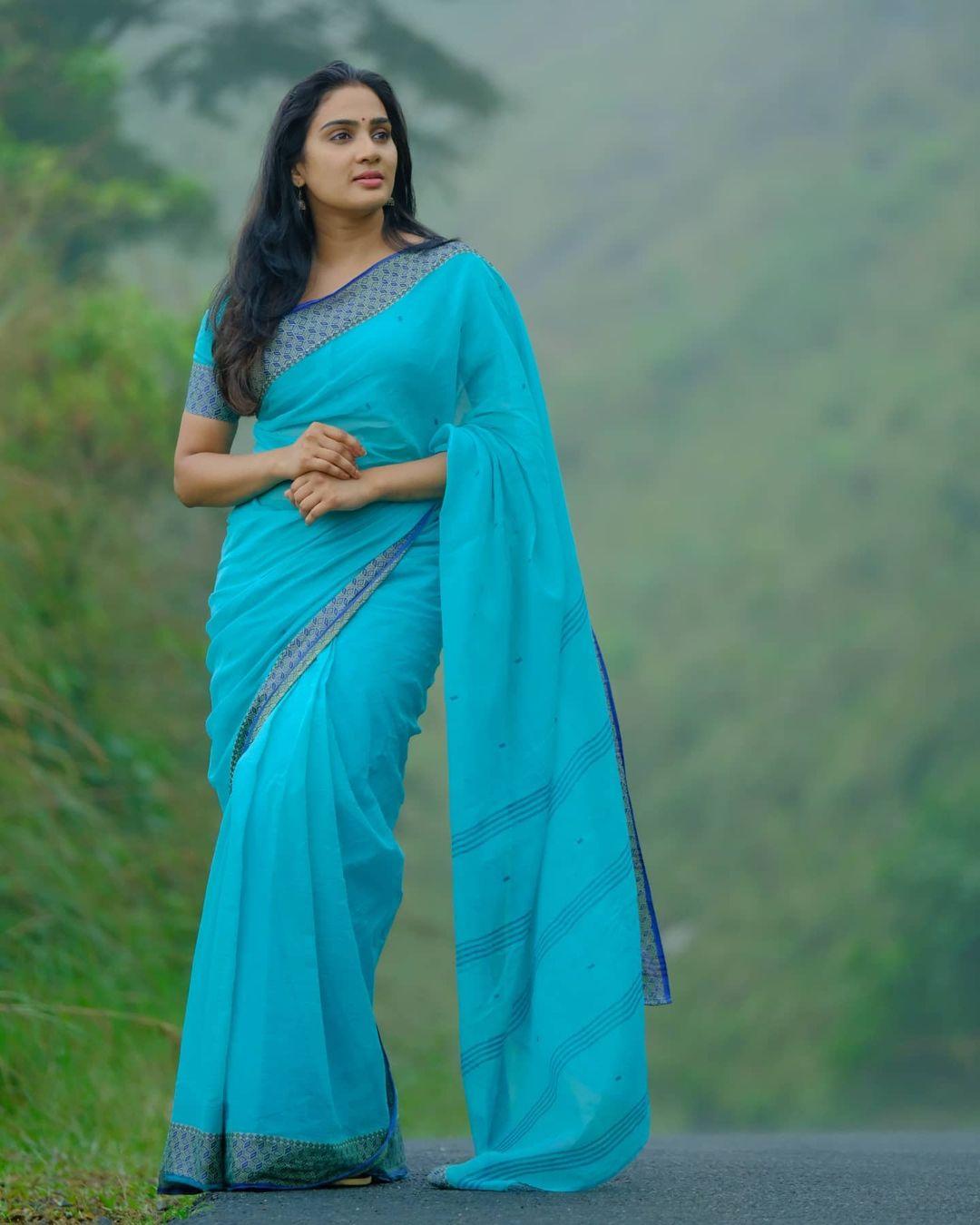 Malayalam actress Aditi Ravi in blue saree hot photos gallery | Aditi Ravi latest hot and sexy photoshoot