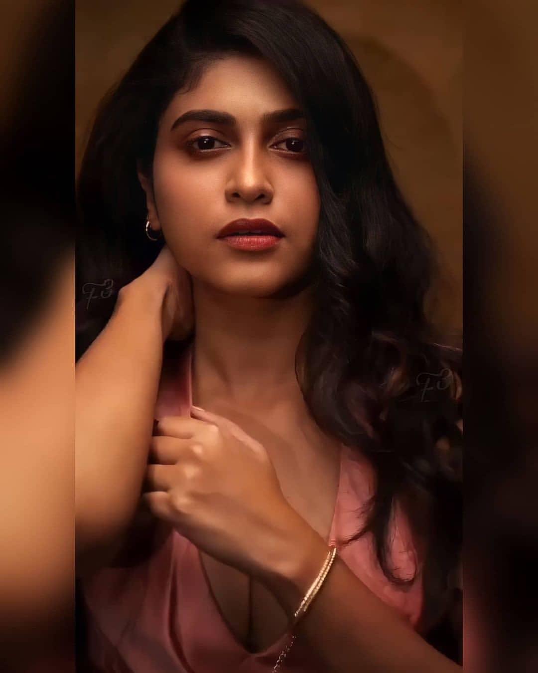 Rasna pavithran exclusive hot and sexy seducing photos | Rasna pavithran Beautiful and glamorous pictures