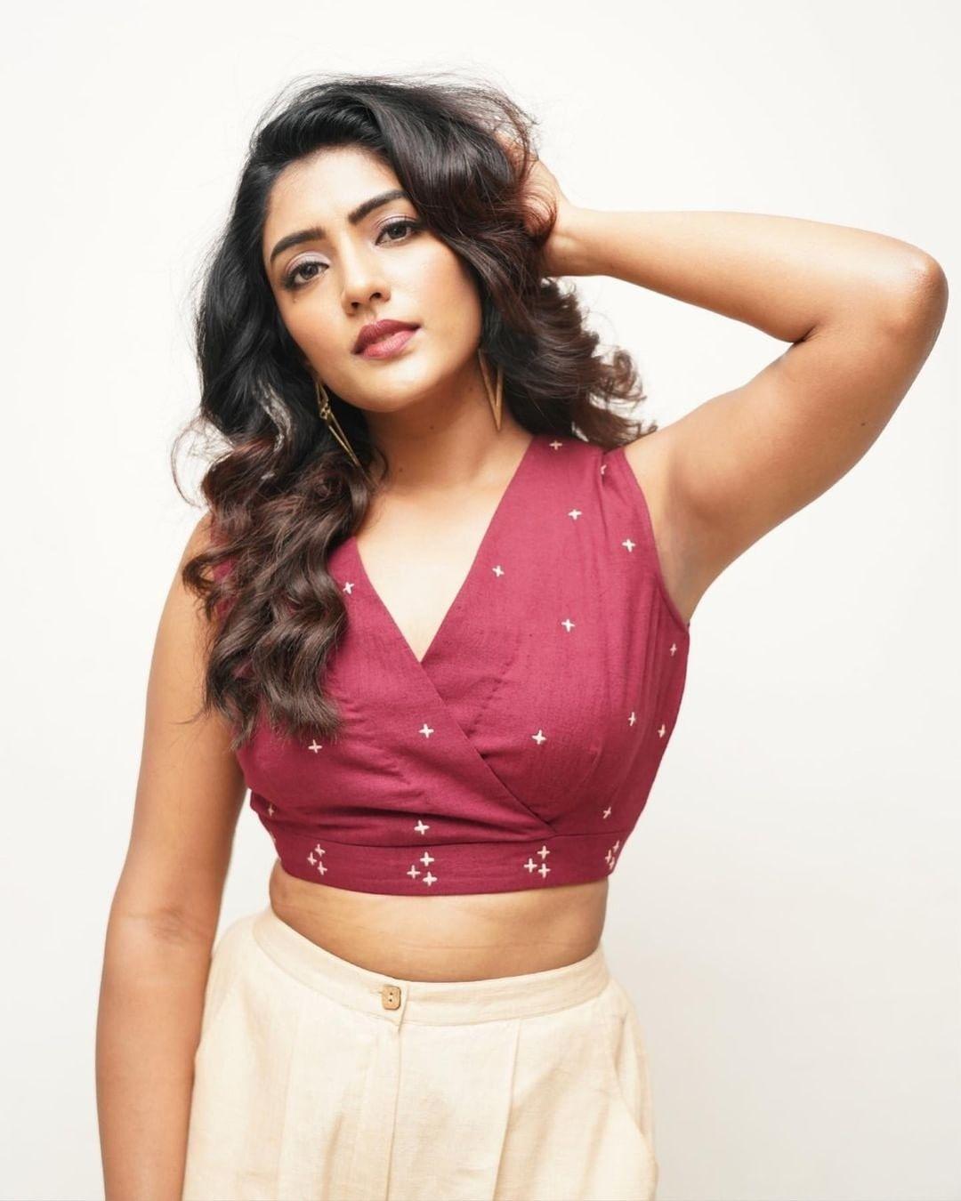 Eesha Rebba looking very glamorous and cute stills | Eesha Rebba beautiful and sexy photoshoot