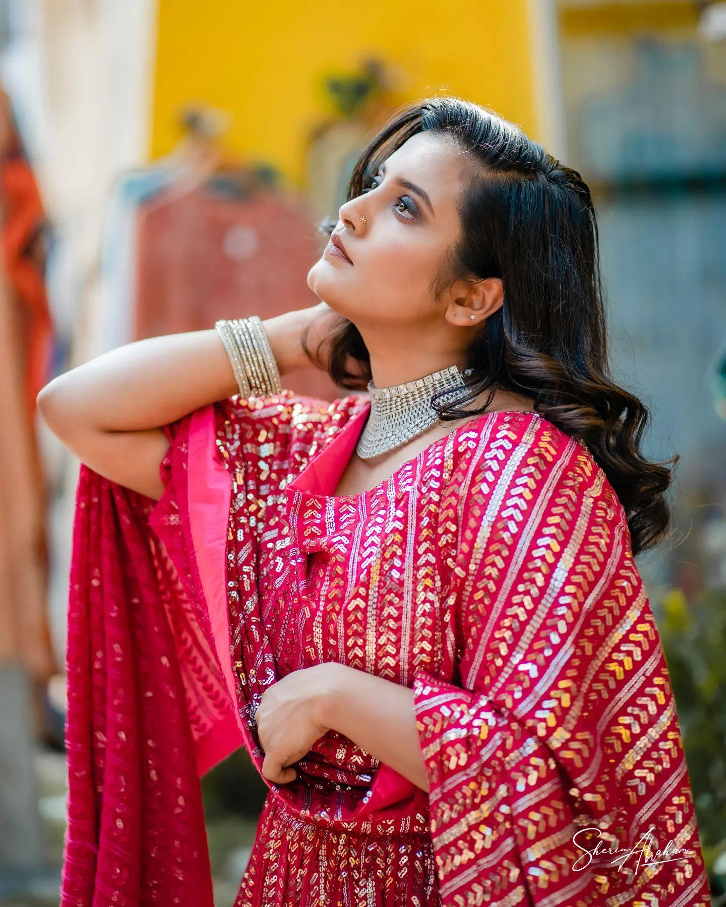 Malayalam actress Roshna ann roy exclusive hot and sexy photoshoot | beautiful and glamorous pictures