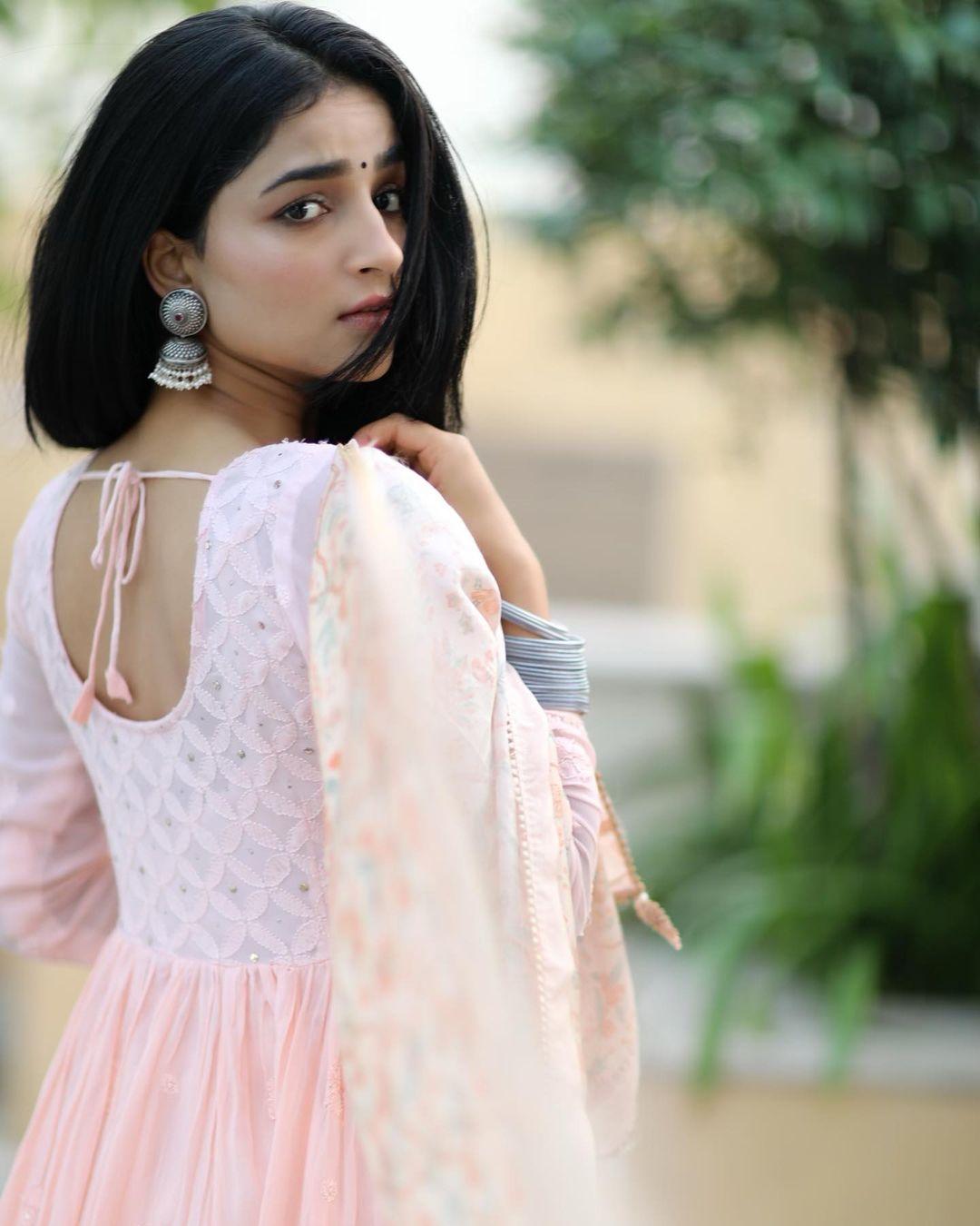 South Indian actress Vishakha Dhiman beautiful and glamorous pictures | very glamorous and cute stills
