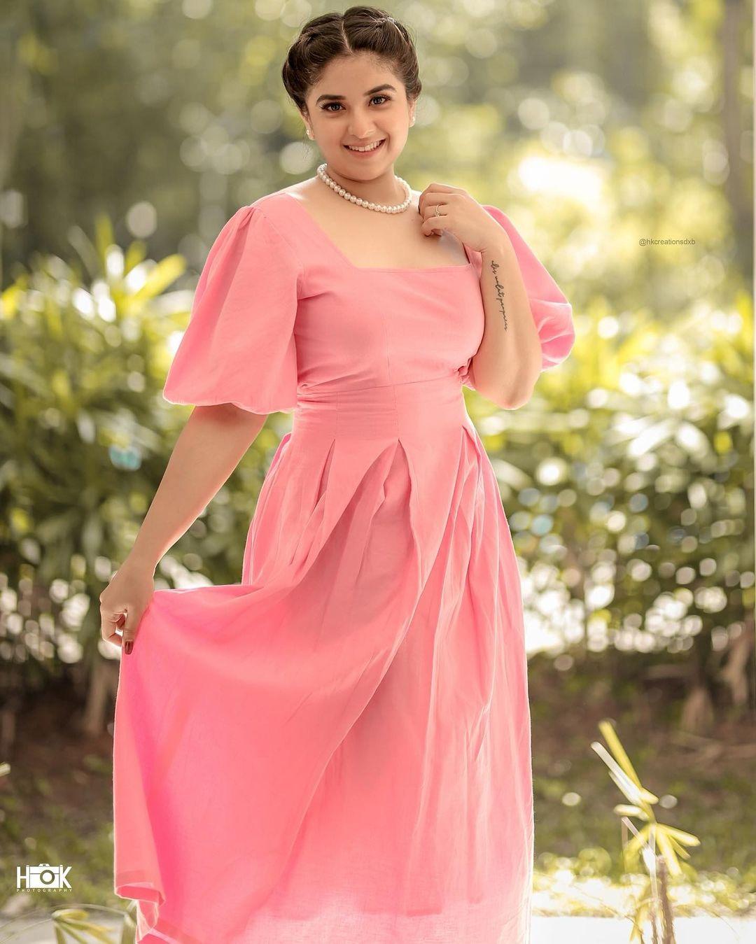 South Indian actress and model Aparna thomas hot photos gallery | Aparna thomas hot and sexy photoshoot