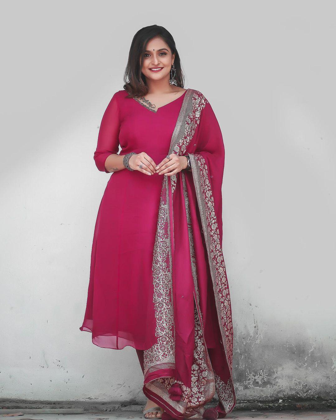 Beautiful and glamorous actress Remya Nambeesan hot photos | latest hot and spicy photos