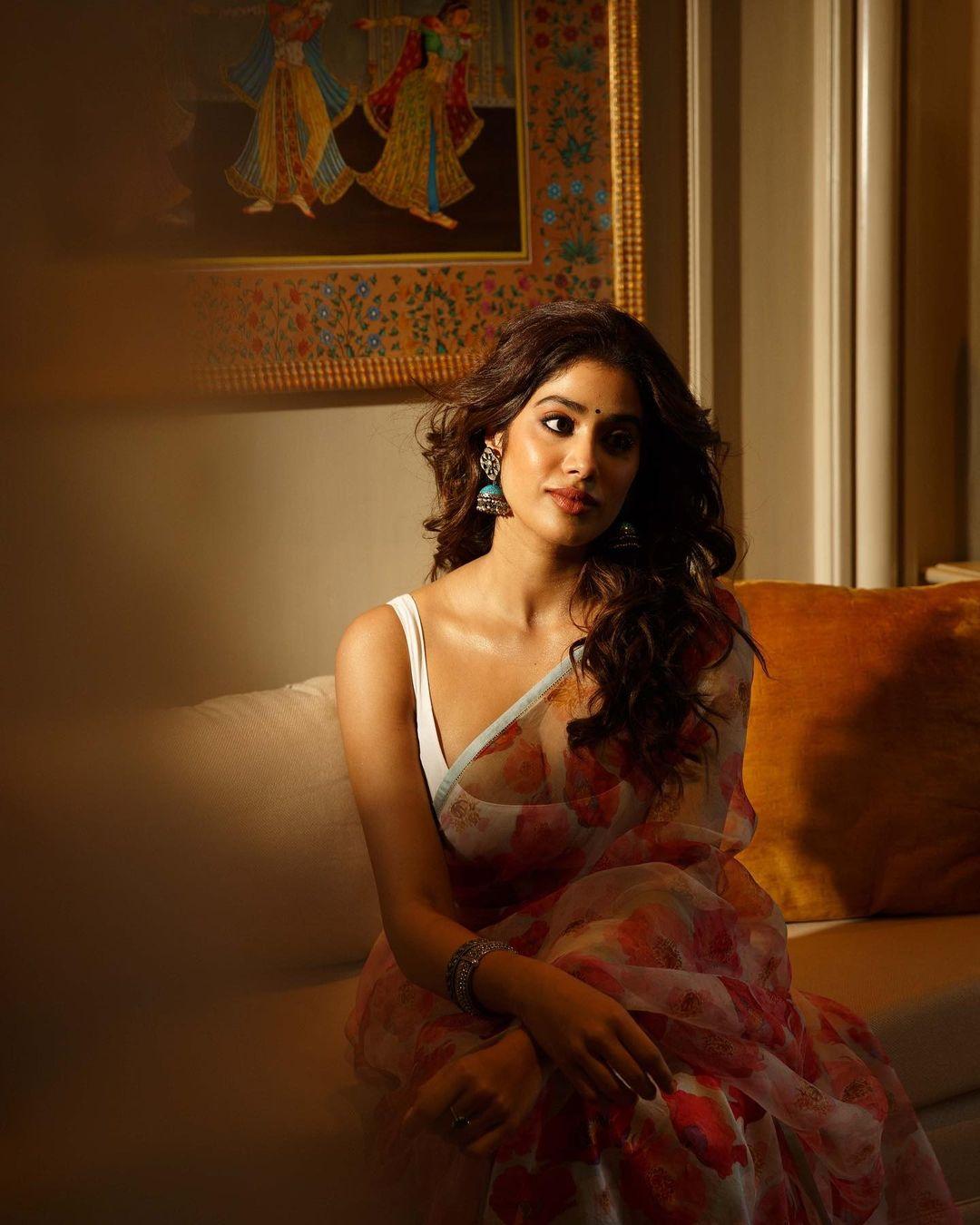 Janhvi Kapoor in transparent saree looking very sexy photoshoot |Janhvi Kapoor looking very glamorous photos gallery