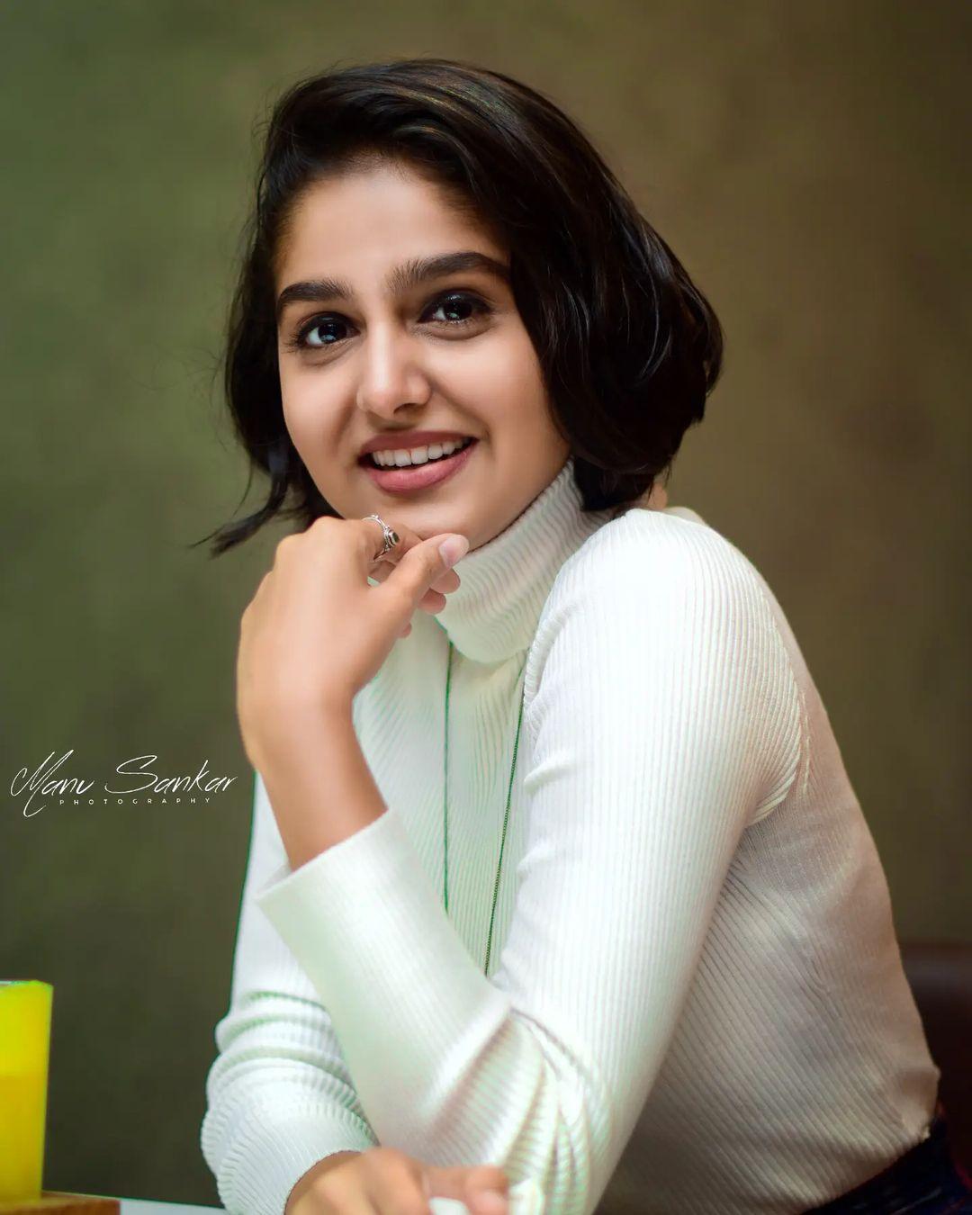 Super Saranya actress Anaswara Rajan latest hot photos | Anaswara Rajan latest hot and sexy photoshoot