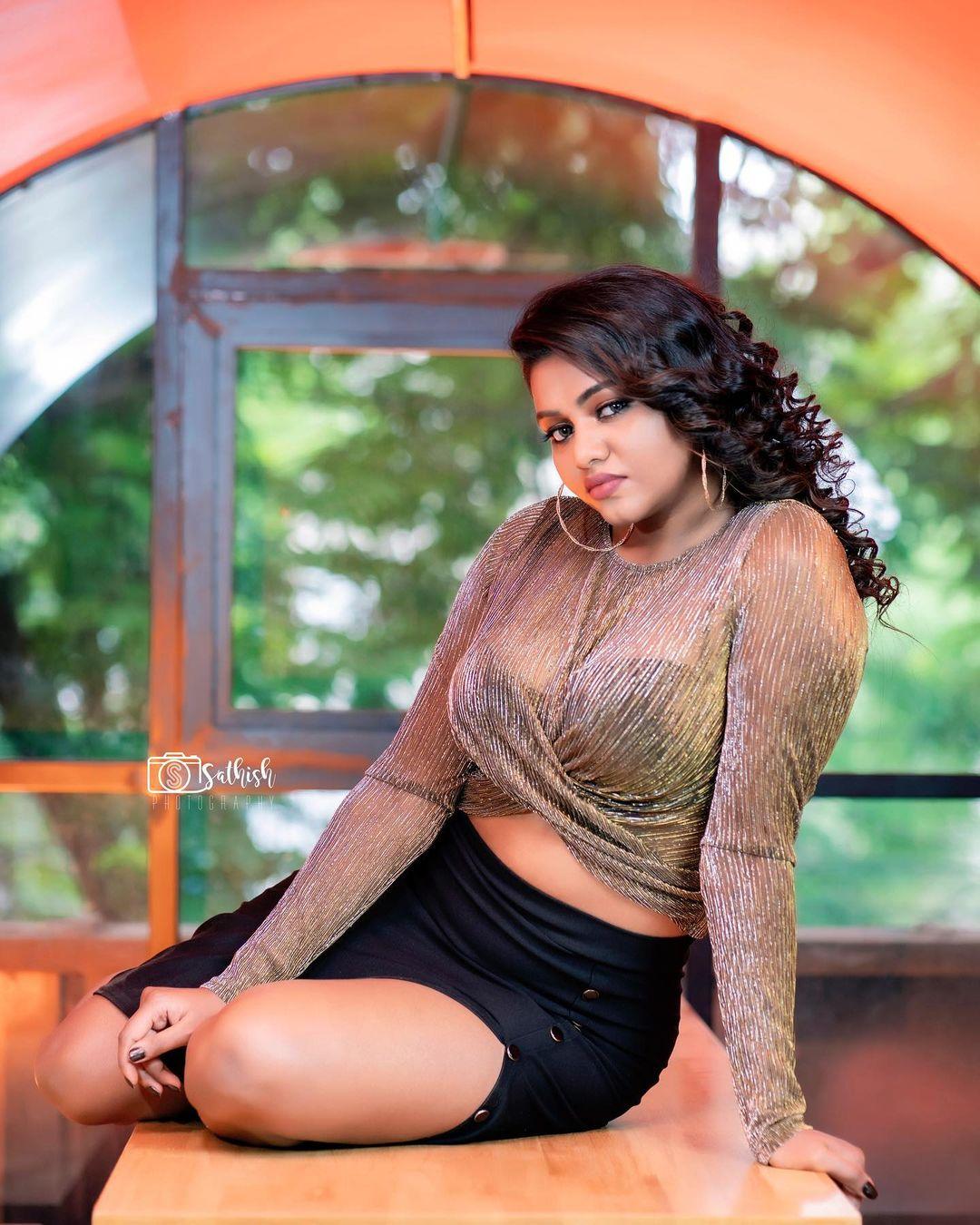 Kollywood Actress Shalu Shamu looking very beautiful and cute stills | Shalu Shamu exclusive hot and spicy photos gallery